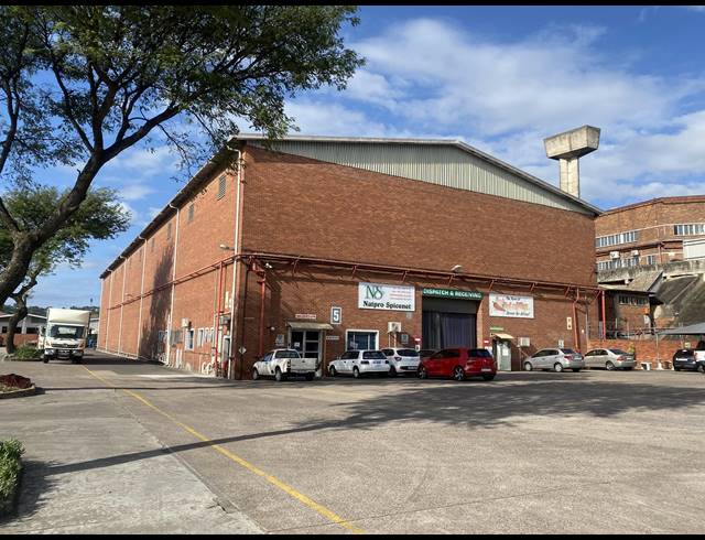 2,229M² FACTORY TO LET IN NEW GERMANY